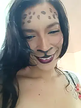 Snapshot of kim_lebanon chatting on October 31, 2025, 7:43 pm kim lebanon online show from October 31, 2025, 7:43 pm