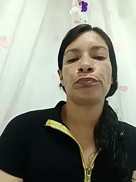 Snapshot of kim_lebanon chatting on October 30, 2025, 10:17 pm kim lebanon online show from October 30, 2025, 10:17 pm