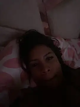 MarianaaSantos online show from April 4, 2026, 6:14 pm