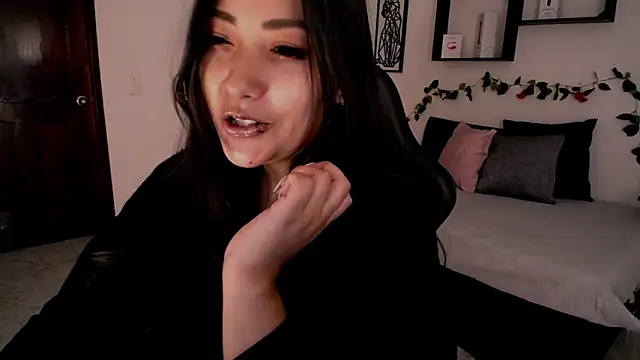 Snapshot of Mia_1120 chatting on October 10, 2025, 2:29 pm Mia 1120 online show from October 10, 2025, 2:29 pm