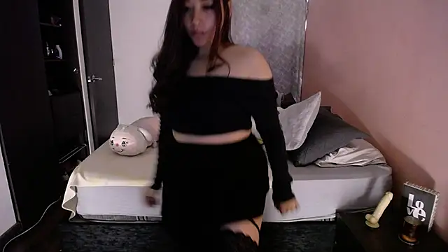 Mia 1120 online show from July 28, 2026, 7:39 pm
