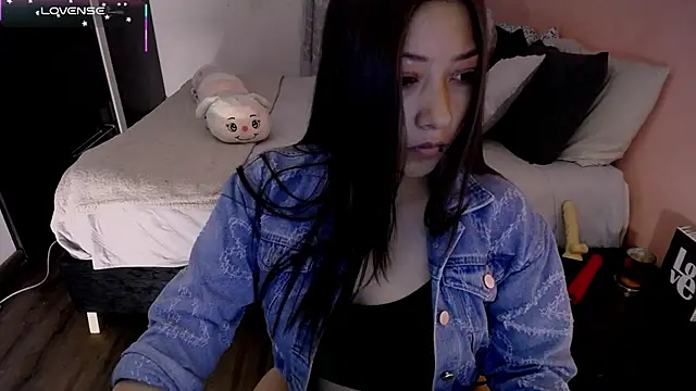 Mia 1120 online show from July 14, 2026, 6:58 pm