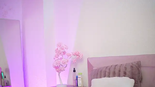 Snapshot of SelinaBella chatting on October 11, 2025, 7:04 pm SelinaBella online show from October 11, 2025, 7:04 pm