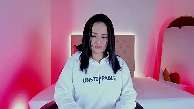 Snapshot of Zafiro__Brown chatting on October 3, 2025, 11:45 am Zafiro Brown online show from October 3, 2025, 11:45 am