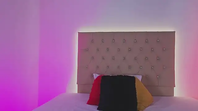 Zafiro  Brown online show from November 12, 2025, 11:58 am