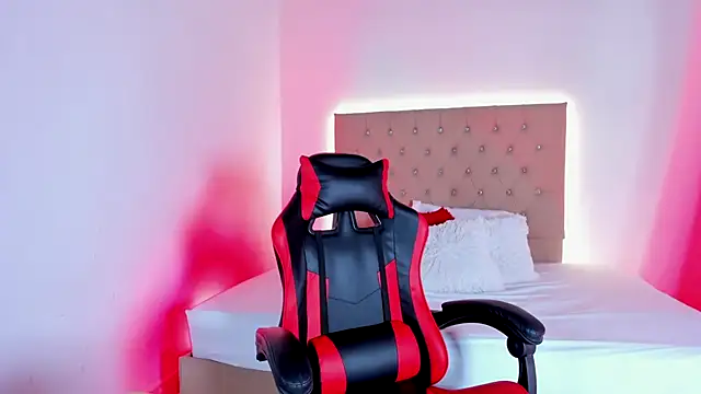 Snapshot of Zafiro__Brown chatting on October 16, 2025, 11:29 am Zafiro Brown online show from October 16, 2025, 11:29 am