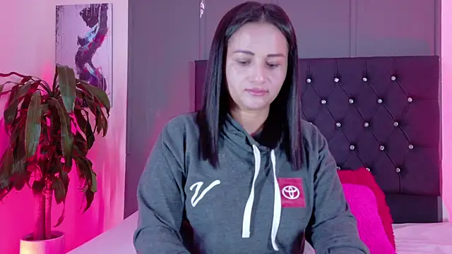 Snapshot of Zafiro__Brown chatting on September 29, 2025, 7:59 am Zafiro Brown online show from September 29, 2025, 7:59 am