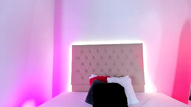 Snapshot of Zafiro__Brown chatting on October 19, 2025, 11:57 am Zafiro Brown online show from October 19, 2025, 11:57 am