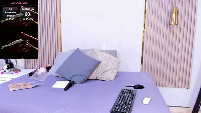 Skylar Smith  online show from November 29, 2025, 12:38 pm