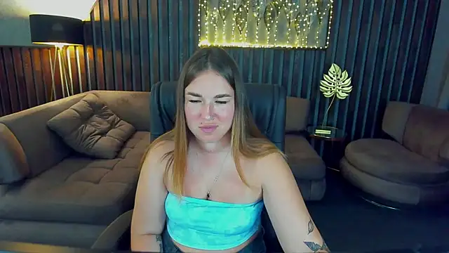 Snapshot of Sofii_darling chatting on July 12, 2026, 4:30 pm Sofii darling online show from July 12, 2026, 4:30 pm