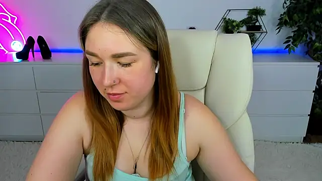 Sofii darling online show from March 12, 2026, 5:39 pm