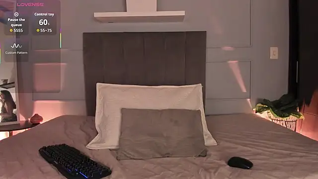 Sweet Janne  online show from September 19, 2025, 7:29 pm