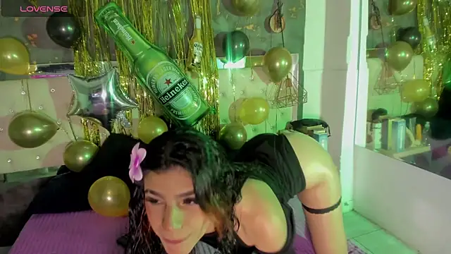 Snapshot of Viiolettlopez chatting on October 3, 2025, 1:12 pm Viiolettlopez online show from October 3, 2025, 1:12 pm