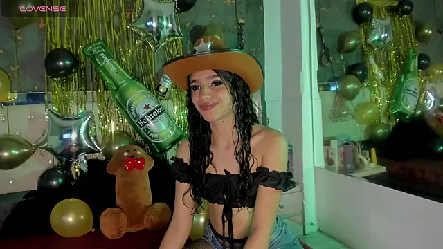 Snapshot of Viiolettlopez chatting on October 2, 2025, 1:03 pm Viiolettlopez online show from October 2, 2025, 1:03 pm