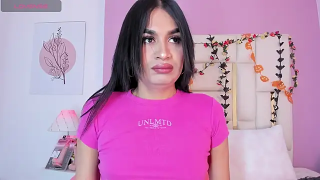 Snapshot of Silvana-Castro chatting on October 21, 2025, 11:42 am Silvana-Castro online show from October 21, 2025, 11:42 am