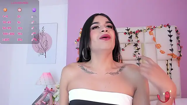 Snapshot of Silvana-Castro chatting on October 23, 2025, 11:53 am Silvana-Castro online show from October 23, 2025, 11:53 am