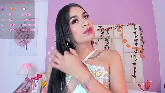 Snapshot of Silvana-Castro chatting on October 22, 2025, 11:53 am Silvana-Castro online show from October 22, 2025, 11:53 am