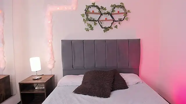 Snapshot of Ambar_gh1 chatting on September 18, 2025, 8:23 pm Ambar gh1 online show from September 18, 2025, 8:23 pm