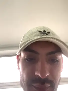 malek xarx  online show from September 18, 2025, 2:42 pm