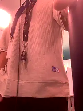 malek xarx  online show from December 4, 2025, 11:04 pm