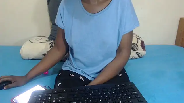 Snapshot of bigassAndy72 chatting on September 25, 2025, 5:24 am bigassAndy72 online show from September 25, 2025, 5:24 am