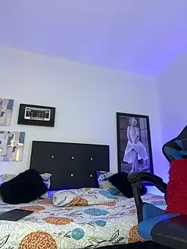 Snapshot of Luke_Stone chatting on October 5, 2025, 1:18 am Luke Stone online show from October 5, 2025, 1:18 am