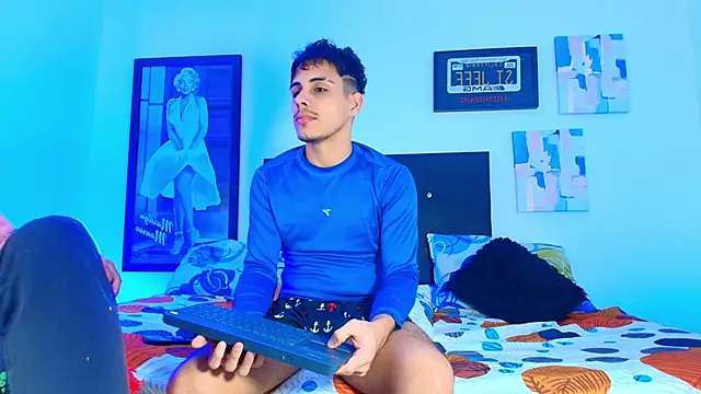 Snapshot of Luke_Stone chatting on October 27, 2025, 9:38 pm Luke Stone online show from October 27, 2025, 9:38 pm