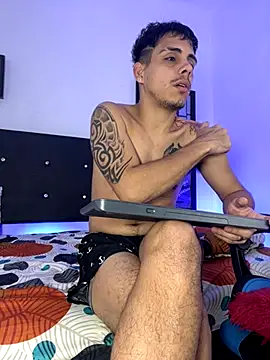 Snapshot of Luke_Stone chatting on October 31, 2025, 9:32 pm Luke Stone online show from October 31, 2025, 9:32 pm