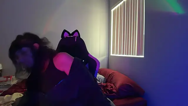 pressuremami online show from October 14, 2025, 2:50 pm