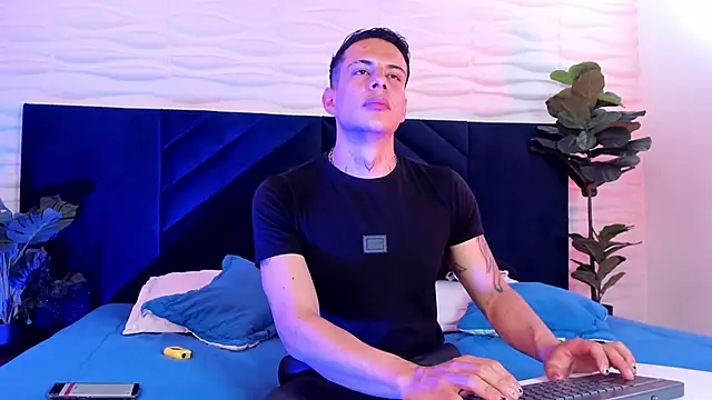 Dustin Sonne online show from December 4, 2025, 3:49 am