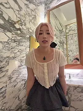 Snapshot of winter11 chatting on October 7, 2025, 7:31 am winter11 online show from October 7, 2025, 7:31 am