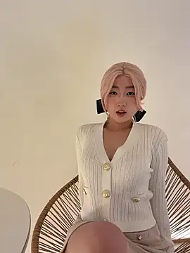 Snapshot of winter11 chatting on October 17, 2025, 9:56 am winter11 online show from October 17, 2025, 9:56 am