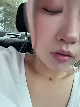 Snapshot of winter11 chatting on September 28, 2025, 7:37 am winter11 online show from September 28, 2025, 7:37 am