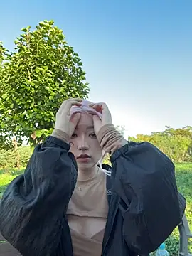 Snapshot of winter11 chatting on October 16, 2025, 7:38 am winter11 online show from October 16, 2025, 7:38 am