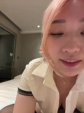 Snapshot of winter11 chatting on September 17, 2025, 3:25 pm winter11 online show from September 17, 2025, 3:25 pm