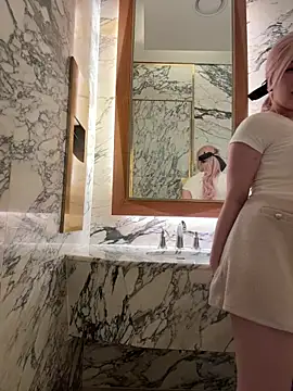 Snapshot of winter11 chatting on September 20, 2025, 6:51 am winter11 online show from September 20, 2025, 6:51 am