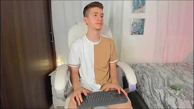 Snapshot of ThiagooJames chatting on September 26, 2025, 3:24 am ThiagooJames online show from September 26, 2025, 3:24 am