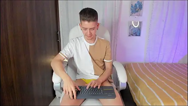 Snapshot of ThiagooJames chatting on September 21, 2025, 12:38 am ThiagooJames online show from September 21, 2025, 12:38 am