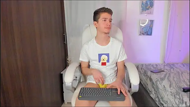 Snapshot of ThiagooJames chatting on October 13, 2025, 2:13 am ThiagooJames online show from October 13, 2025, 2:13 am