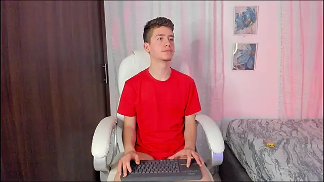 Snapshot of ThiagooJames chatting on October 6, 2025, 1:51 am ThiagooJames online show from October 6, 2025, 1:51 am