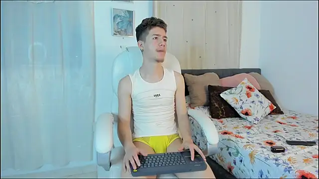 Snapshot of ThiagooJames chatting on October 31, 2025, 12:51 am ThiagooJames online show from October 31, 2025, 12:51 am