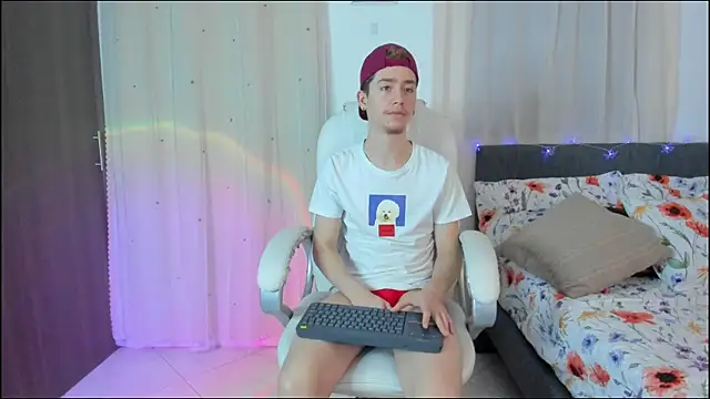 ThiagooJames online show from January 13, 2026, 1:20 am