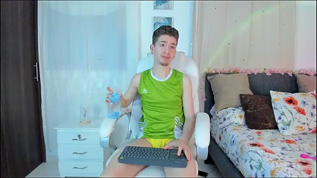 Snapshot of ThiagooJames chatting on November 3, 2025, 3:45 am ThiagooJames online show from November 3, 2025, 3:45 am