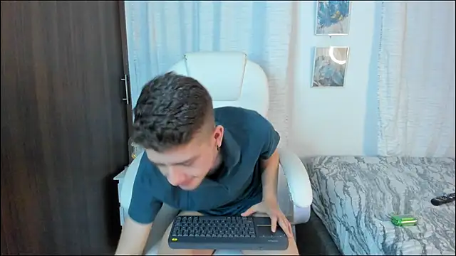 Snapshot of ThiagooJames chatting on September 23, 2025, 12:17 am ThiagooJames online show from September 23, 2025, 12:17 am