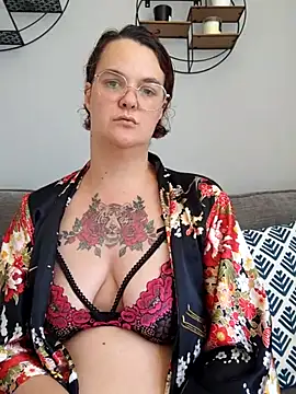 Snapshot of DadoTigresse chatting on October 6, 2025, 12:06 pm DadoTigresse online show from October 6, 2025, 12:06 pm