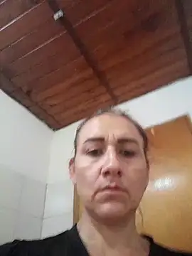 Snapshot of darling_hott chatting on November 2, 2025, 4:56 pm darling hott online show from November 2, 2025, 4:56 pm