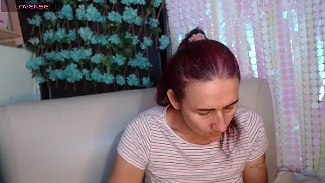darling hott online show from July 10, 2026, 9:48 pm