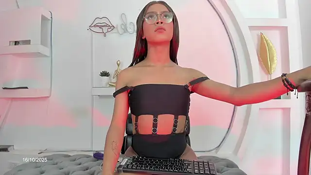 Snapshot of Vicky_Hottman chatting on October 18, 2025, 4:25 am Vicky Hottman online show from October 18, 2025, 4:25 am