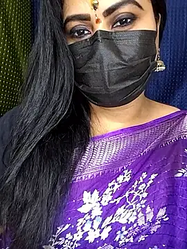 Snapshot of honey-flower chatting on September 22, 2025, 4:13 pm honey-flower online show from September 22, 2025, 4:13 pm