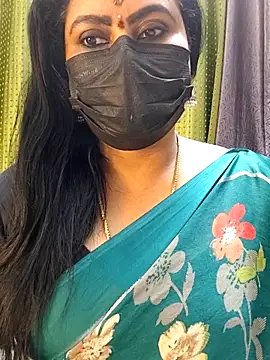 honey-flower online show from November 4, 2025, 3:32 am